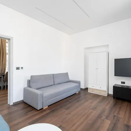 Modern Flat In Centre, Self Check-in, Free Parking Apartment