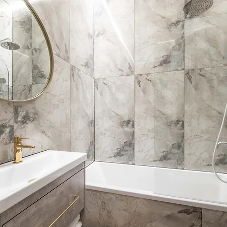 Modern Flat In Centre, Self Check-in, Free Parking Apartment *